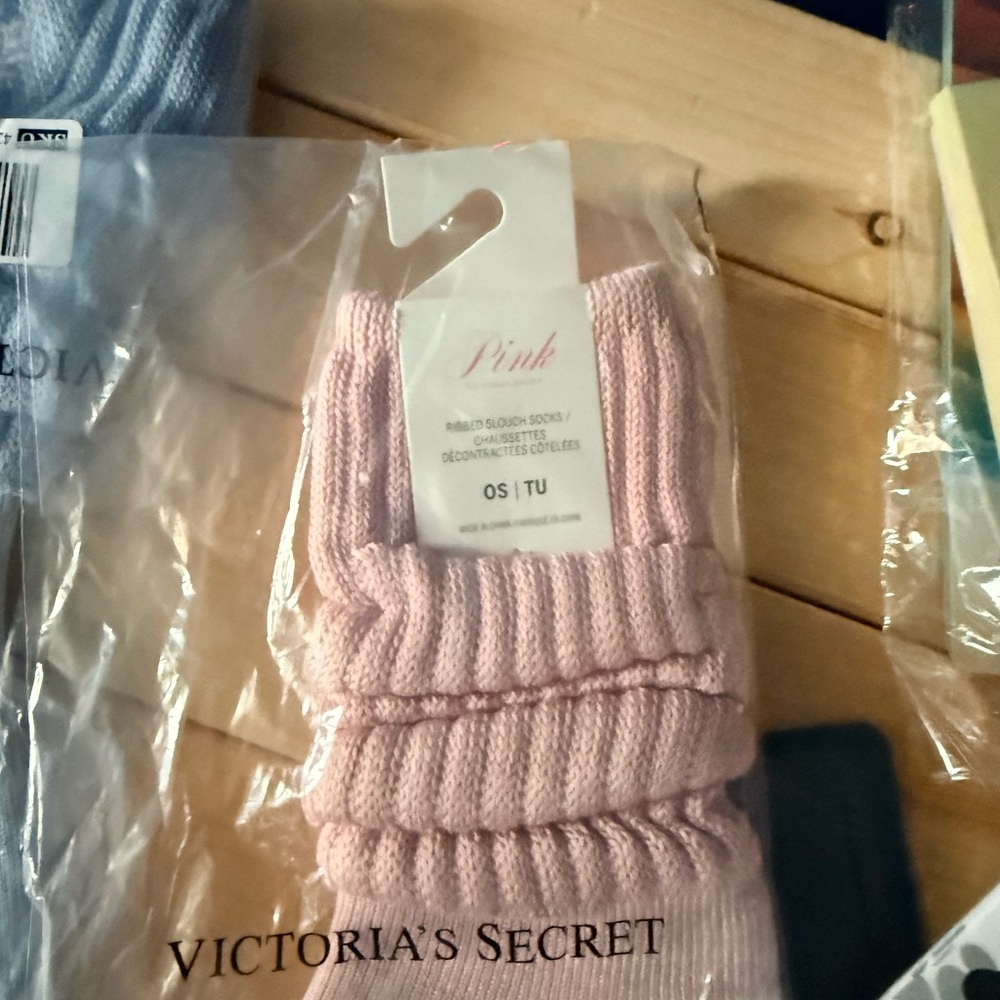 1 Pair- ONLY —BLUE Victoria's Secret PINK Slouch Socks- - Picture 7 of 11
